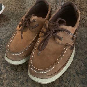 Boys Sperrys Size 5